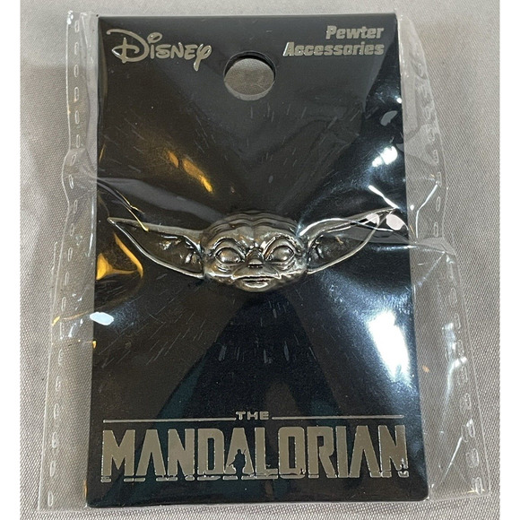 Star Wars The Mandalorian Baby Yoda Grogu Pewter Lapel Pin Head Shot Disney - Picture 3 of 8